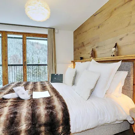 Appart Neuf Skis Aux Pieds Avec Cheminee Et Balcons - - Fr-1-664-17 Apartment Courchevel